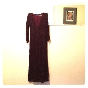 Leslie Fay long sleeve long lace dress